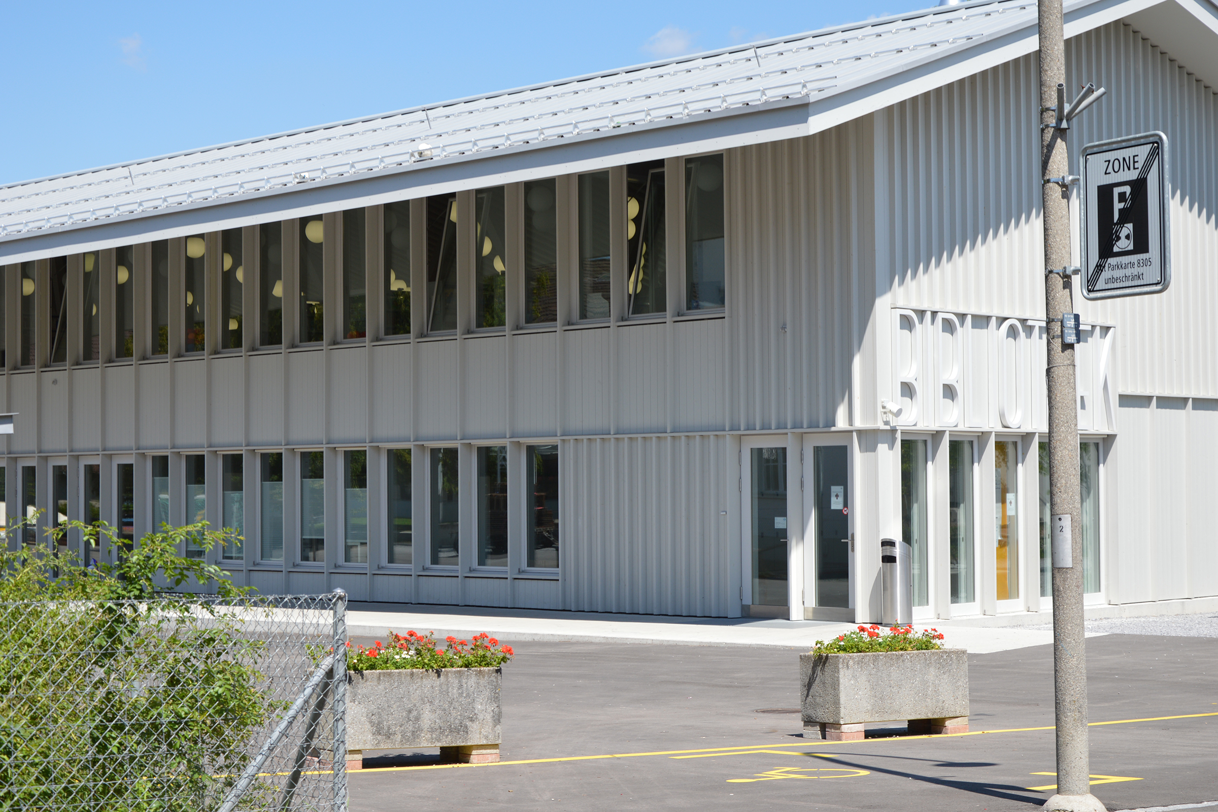 Bibliothek_2_2400x1600